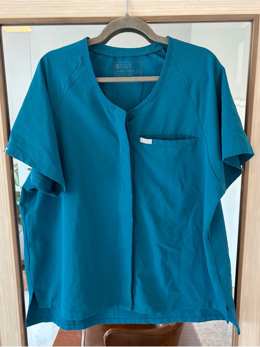 Figs Scrub Top Women Technical Collection Hidden Button Front Size XXL Blue